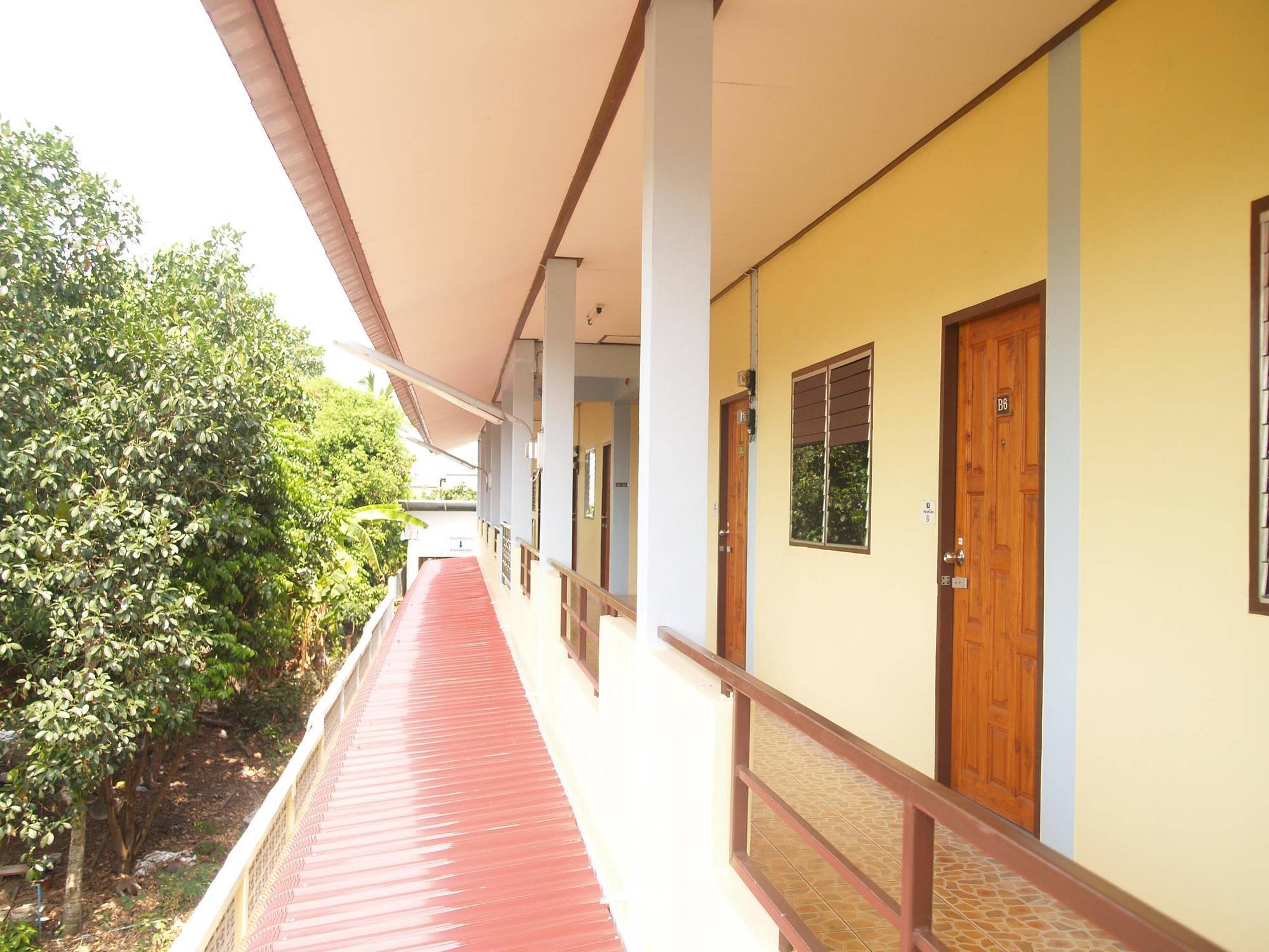 Sangaroon Hotel Pua Exterior photo